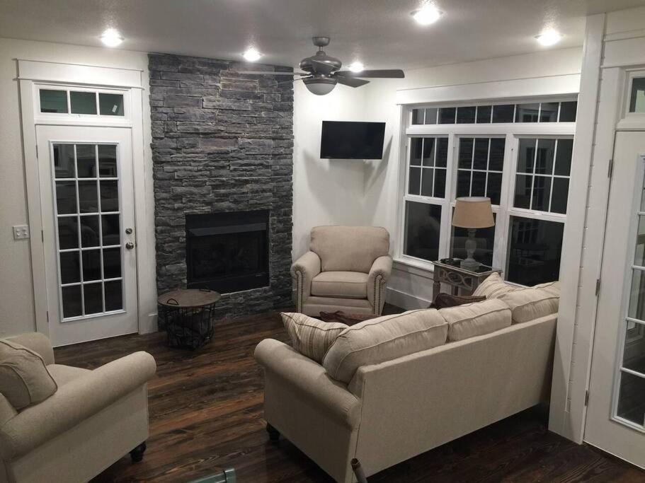 Primrose Cottage - Private Lake, Hot Tub, Atv Trails Mena 외부 사진